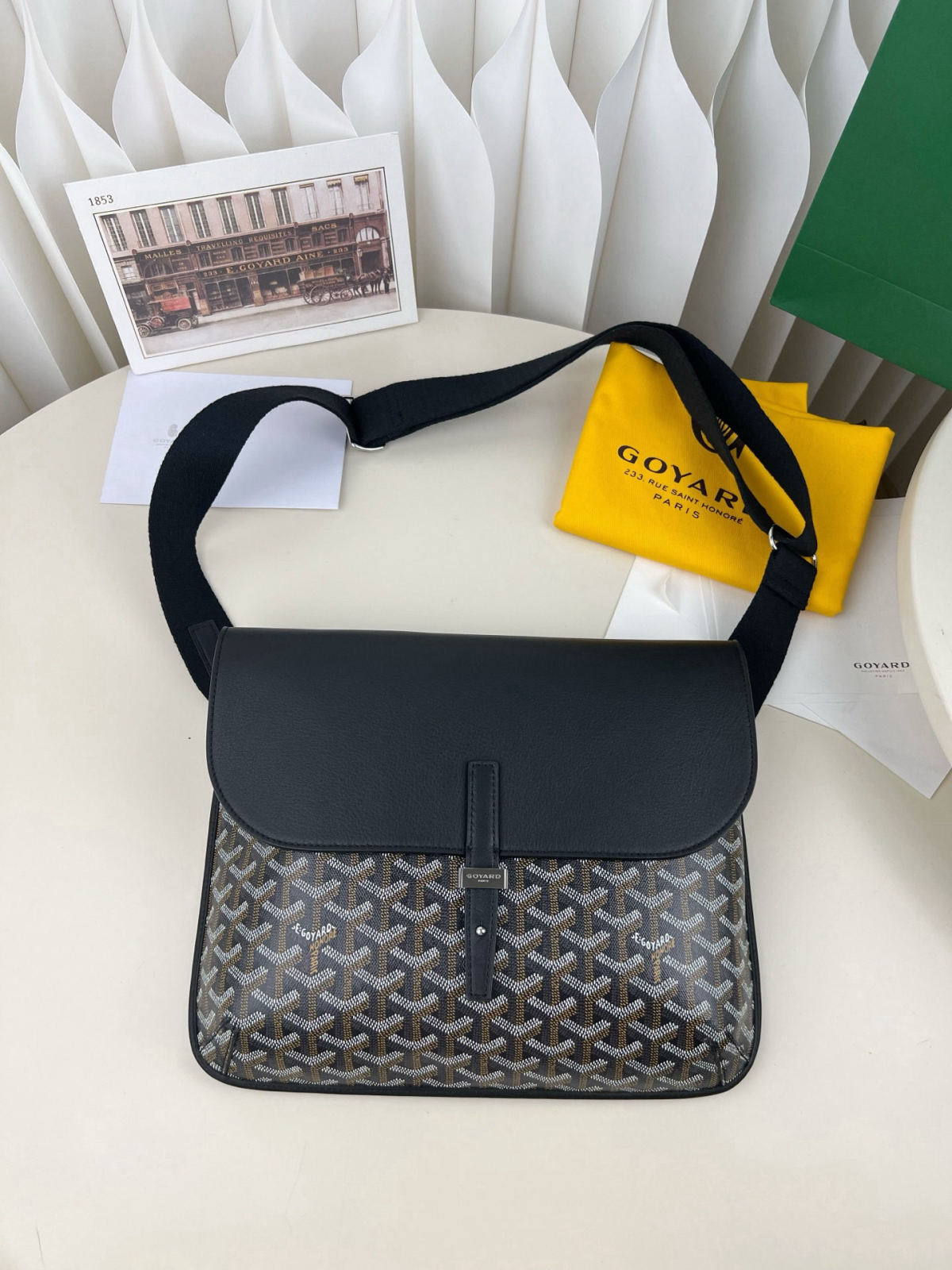 Goyard coursier