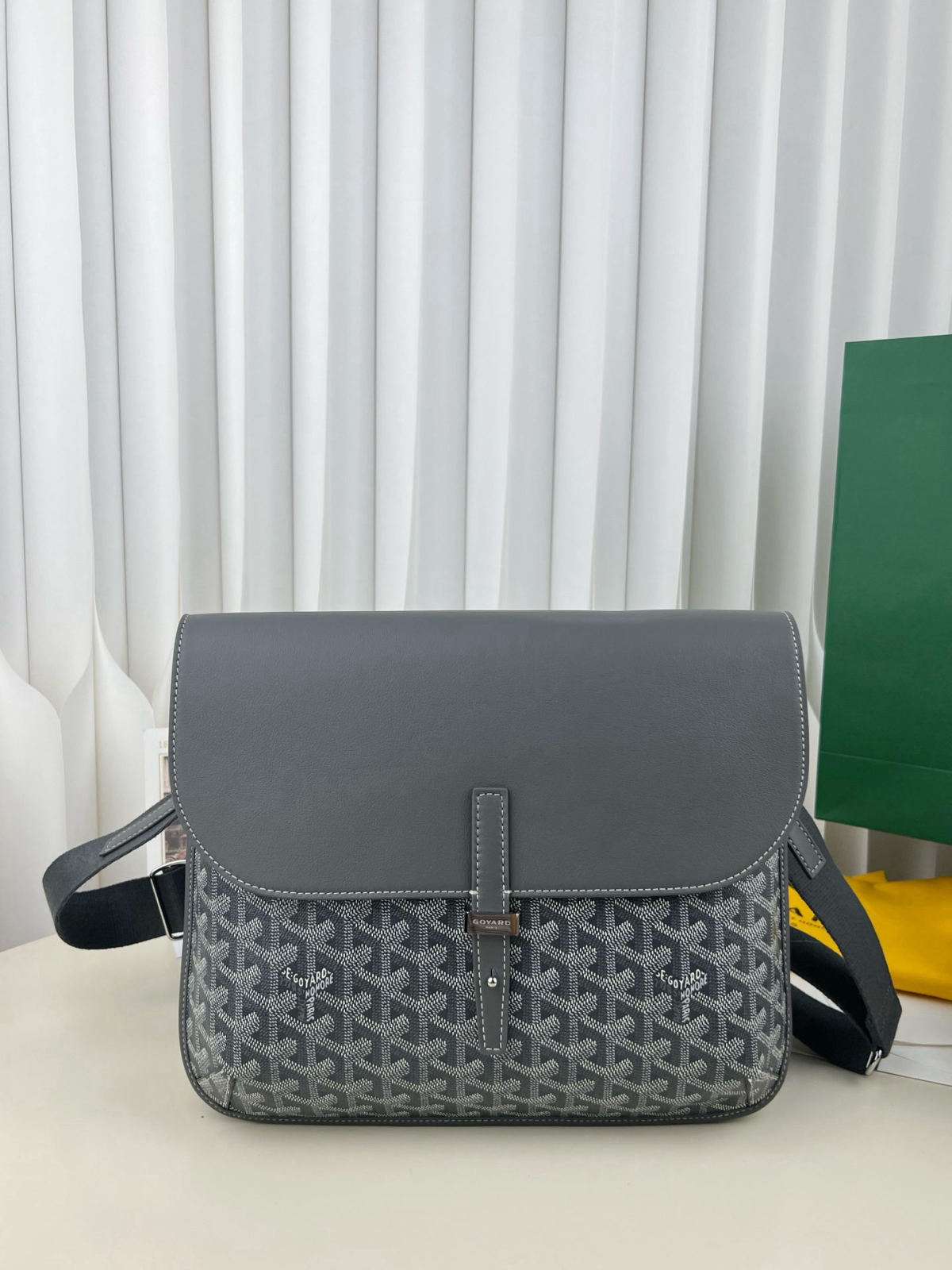 Goyard coursier
