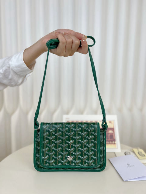 Goyard plumet