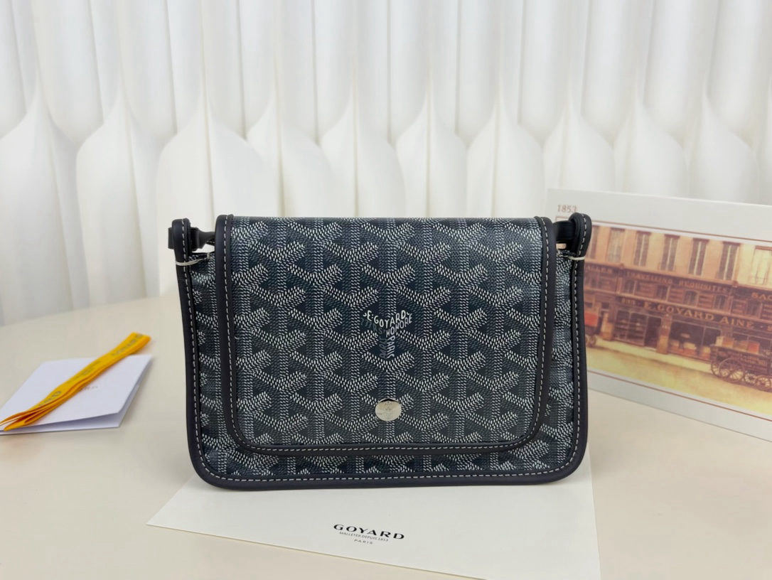 Goyard plumet