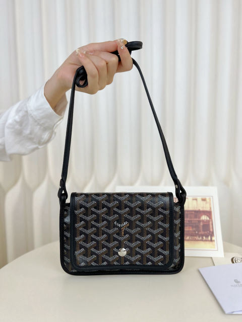 Goyard plumet