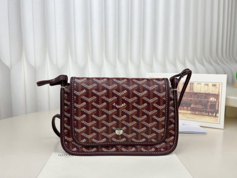 Goyard plumet