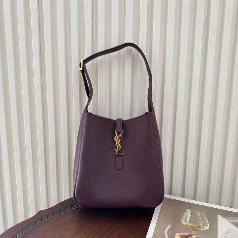 Yves Saint Laurent Le Hobo