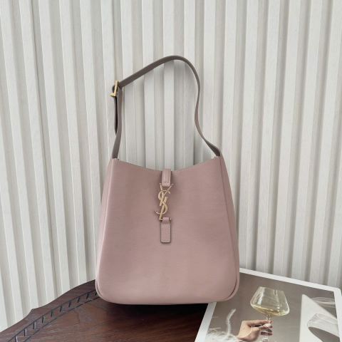 Yves Saint Laurent Le Hobo