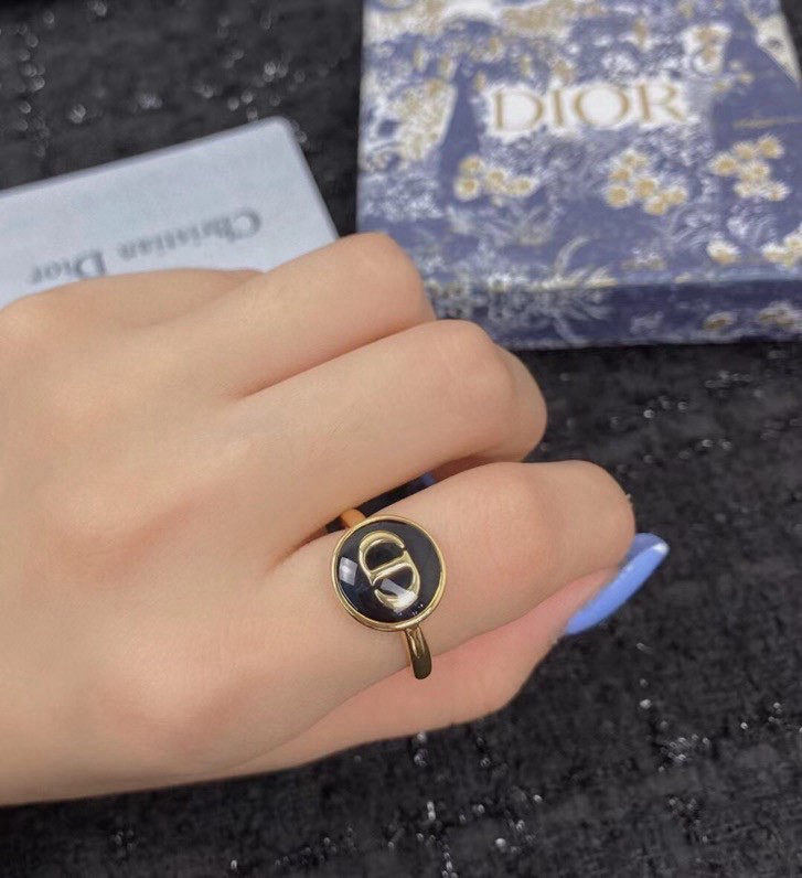 Dior CD minimalist round ring