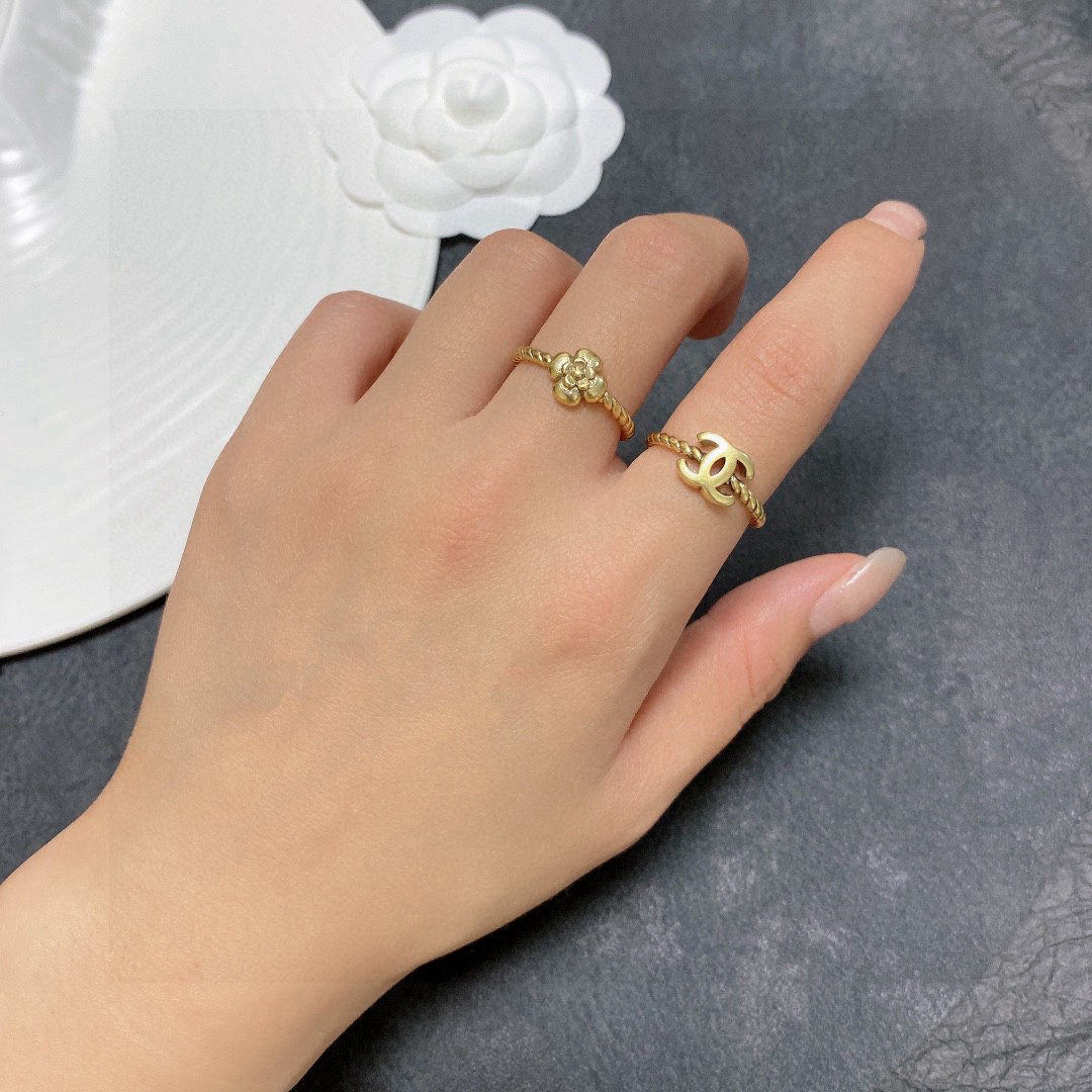 Chanel vintage double C logo ring set