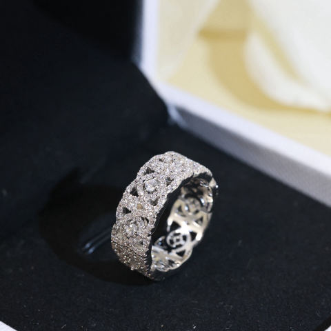 DE BEERS Lotus Ring