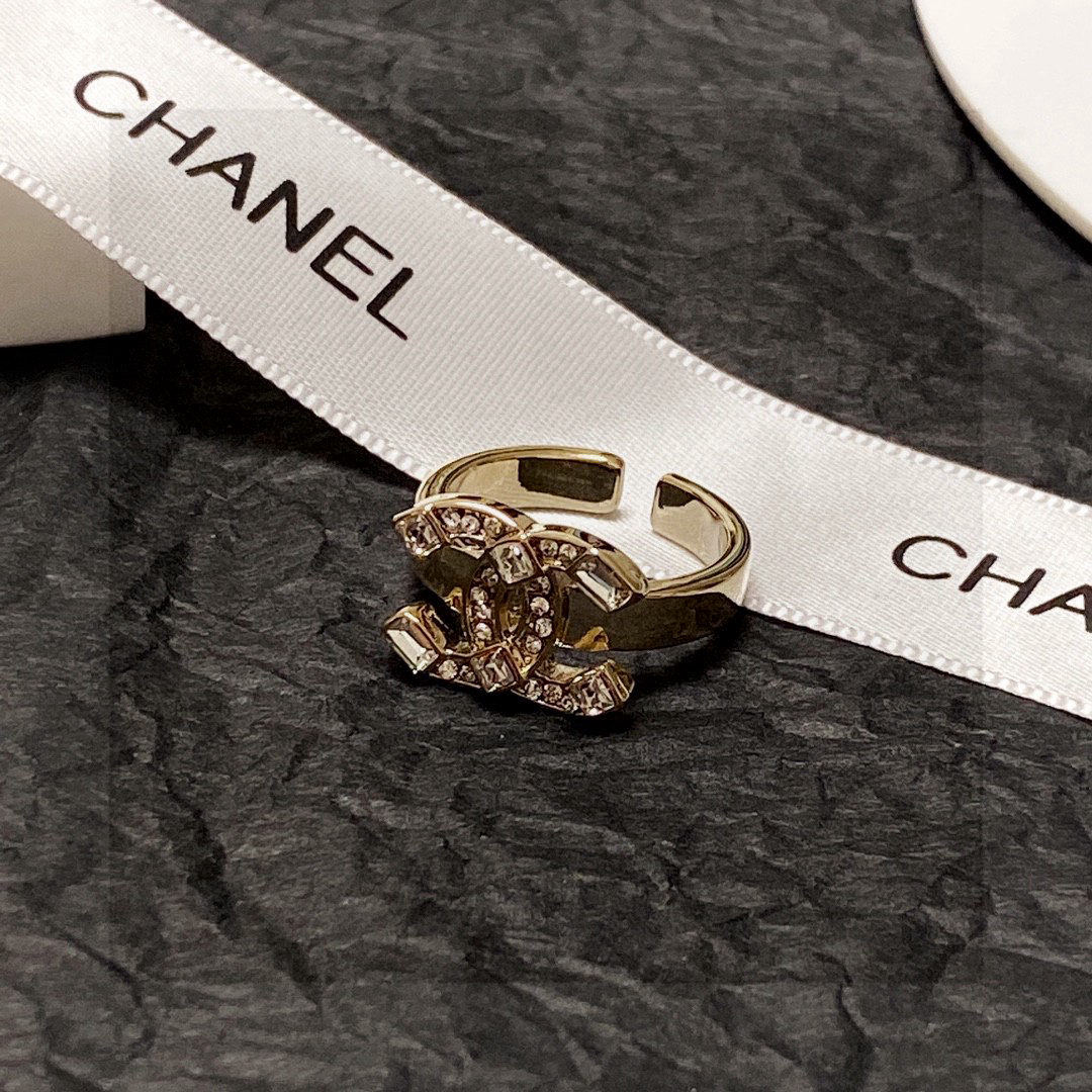 Chanel double C diamond ring