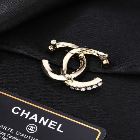 Chanel double C brooch