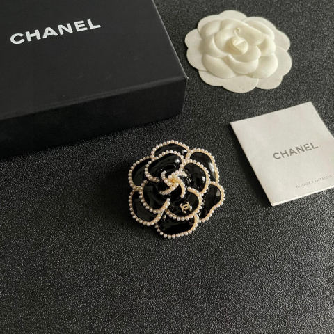 CHANEL brooch
