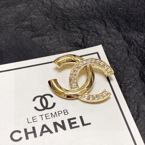 CHANEL Brooch