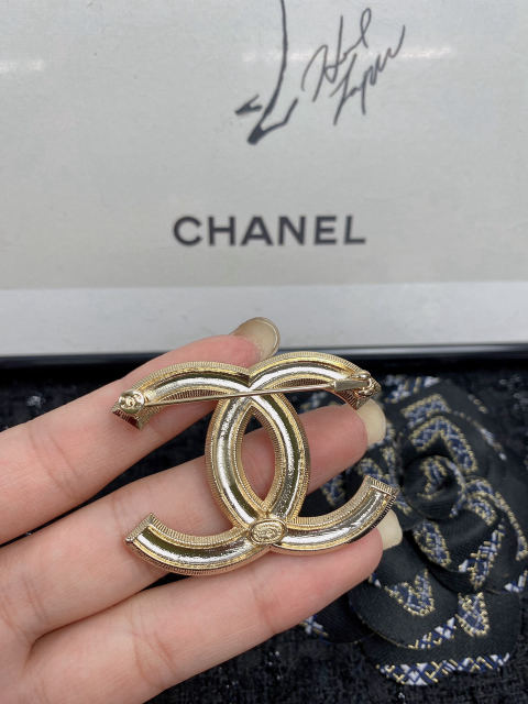 CHANEL brooch