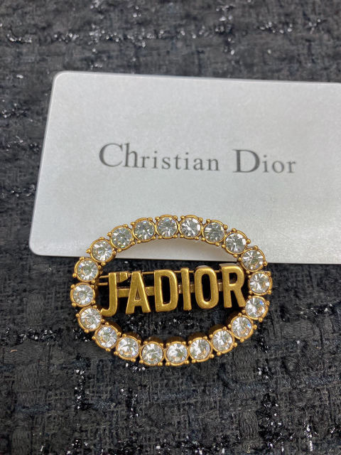 Dior brooch