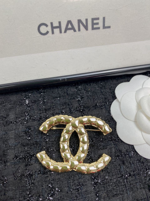 CHANEL brooch