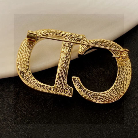 Dior CD letter brooch