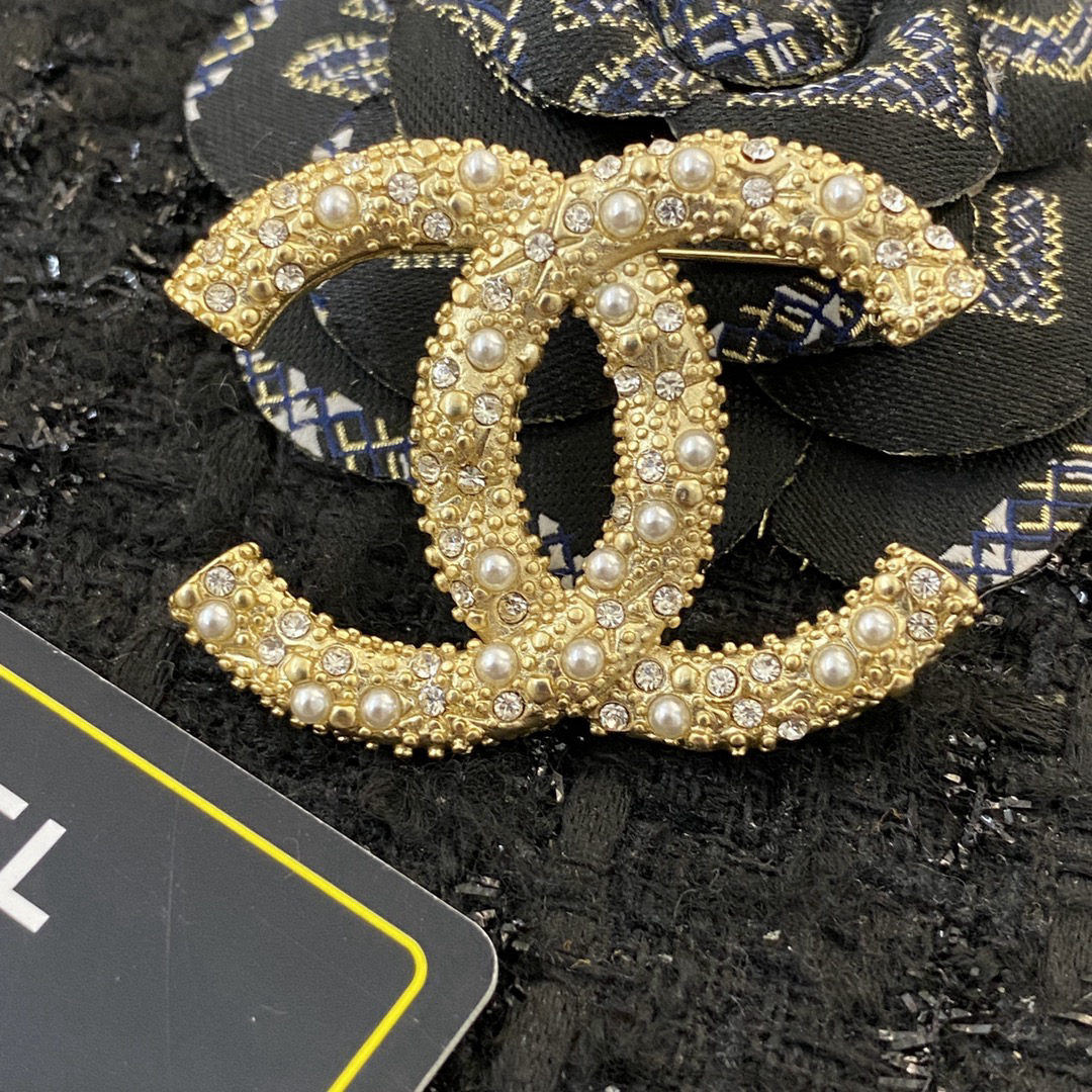CHANEL brooch