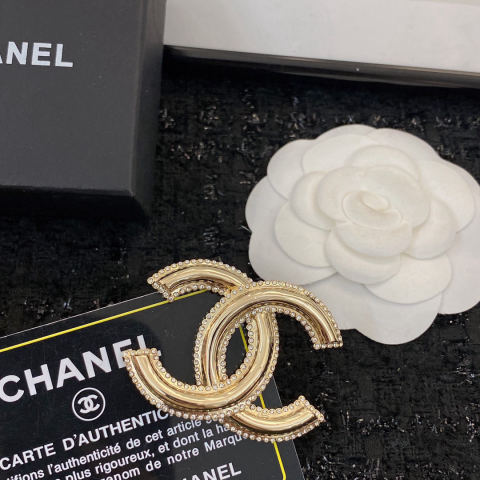 CHANEL brooch