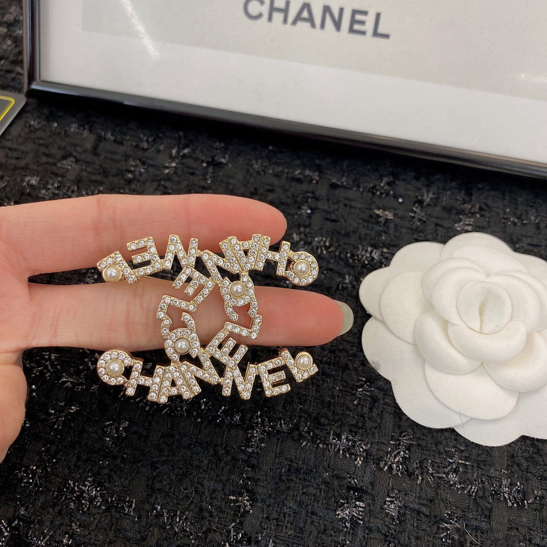 CHANEL brooch