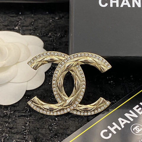 CHANEL brooch