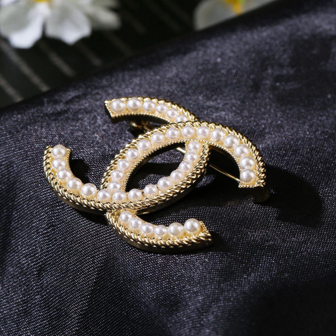 Chanel Fall/Winter Pearl Double C Brooch