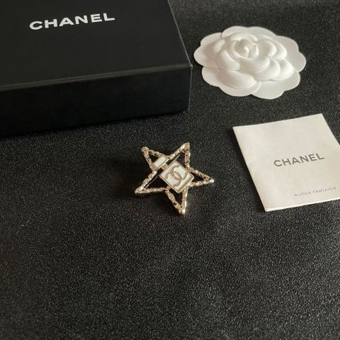 CHANEL Brooch
