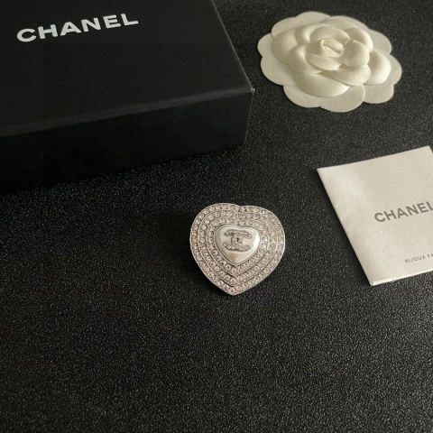 CHANEL Brooch