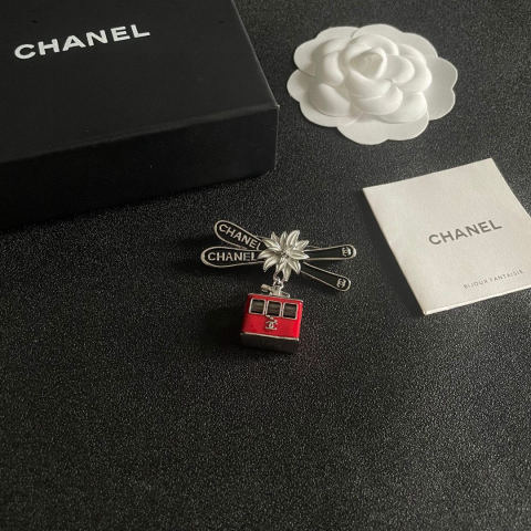 CHANEL Brooch