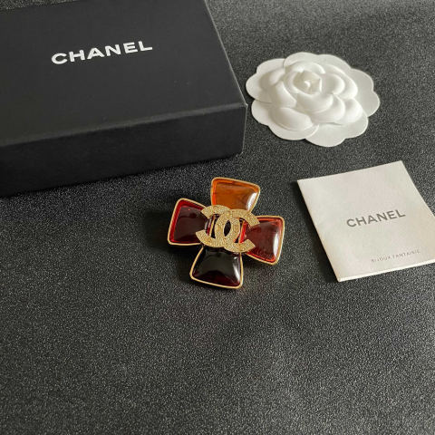 CHANEL brooch