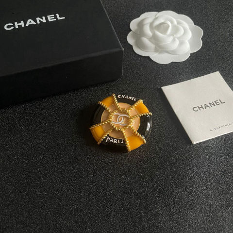CHANEL Brooch