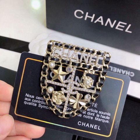 CHANEL Brooch