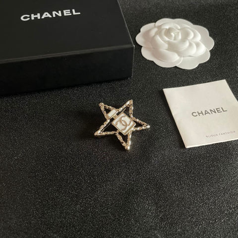 CHANEL Brooch