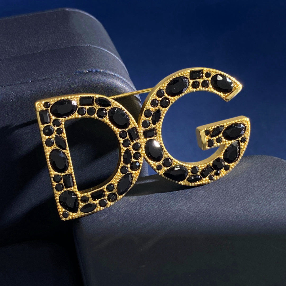 D&G European and American style retro metallic DG letter brooch with black diamonds