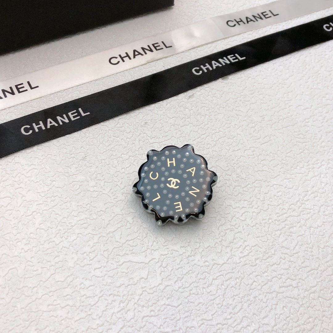 CHANEL Brooch