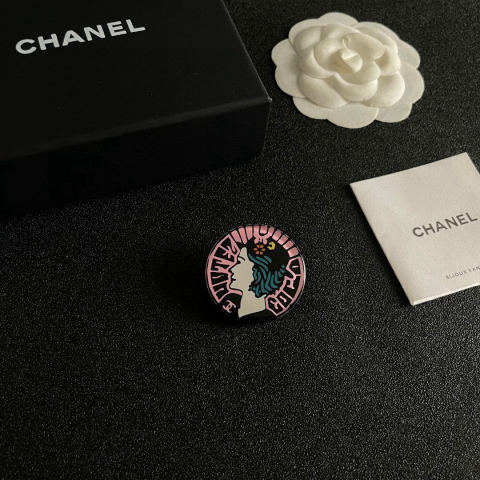 Chanel round portrait double C brooch