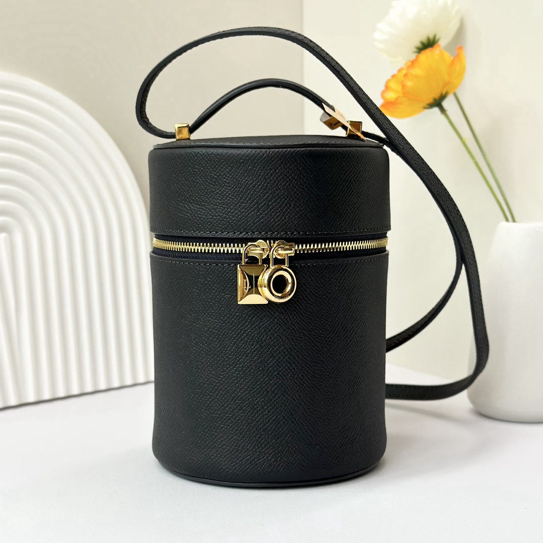 Loro piana Loro piana EXtra case bucket bag