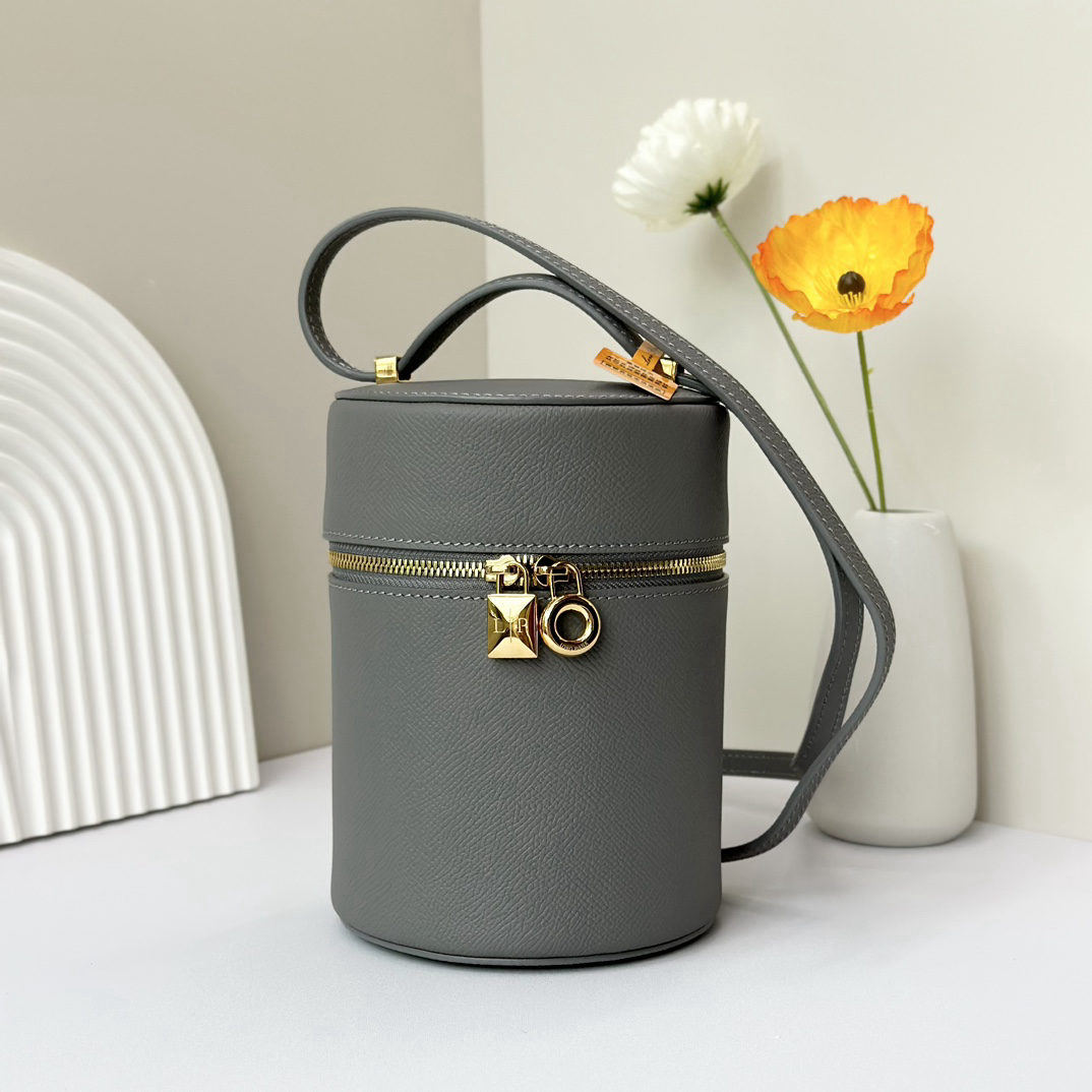 Loro piana Loro piana EXtra case bucket bag