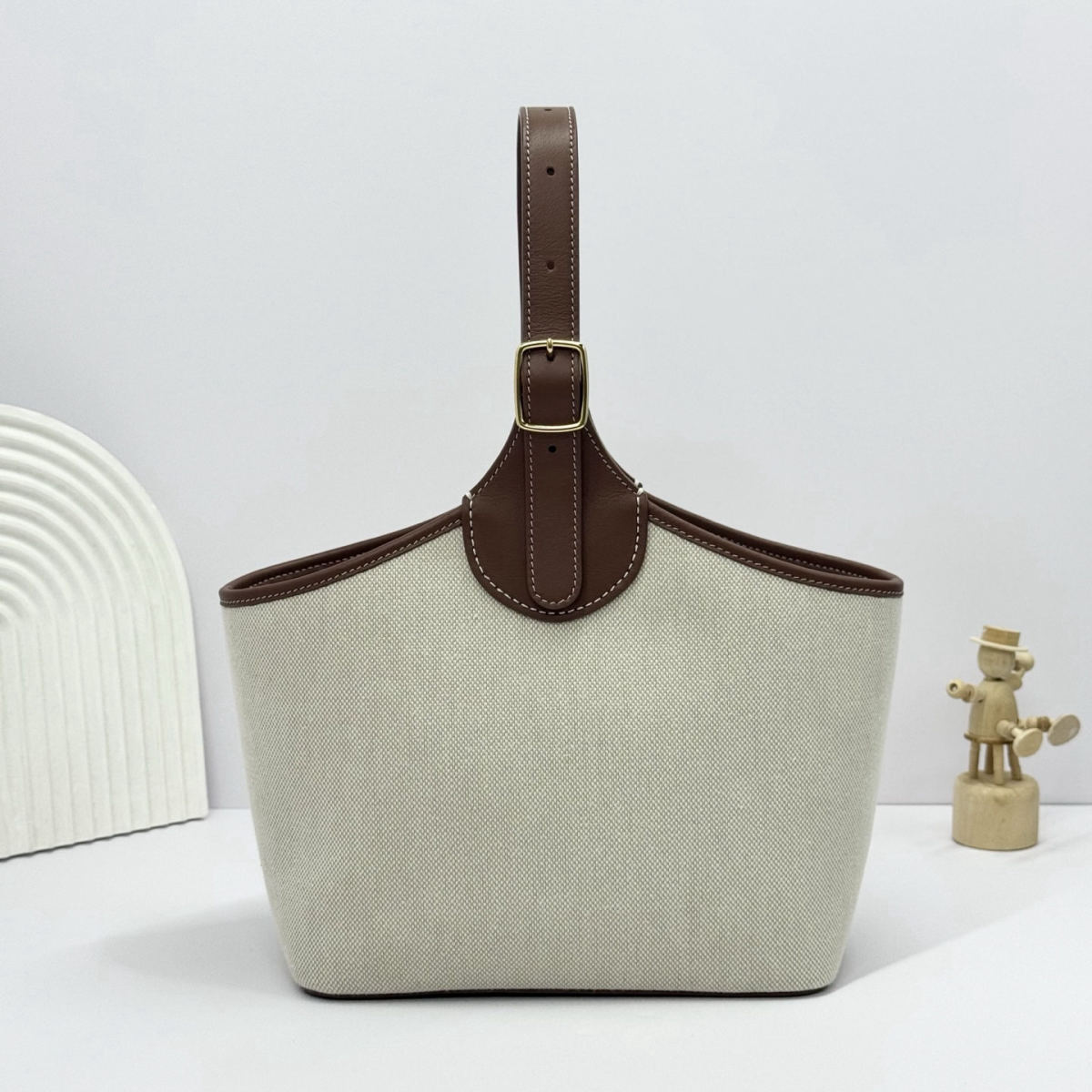 Loro piana Loro piana Bobbin Basket Bag
