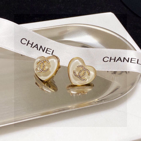 Chanel classic heart-shaped double C stud earrings