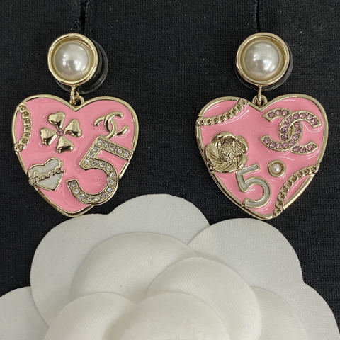 Pink enamel diamond-encrusted heart-shaped pearl earrings