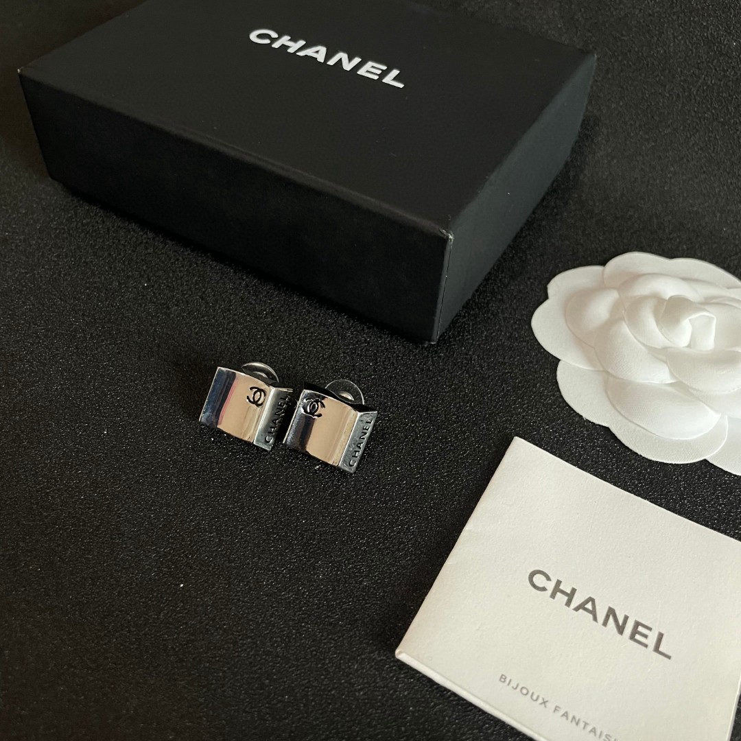 Chanel vintage earrings