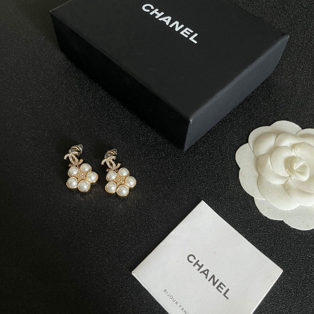 Chanel vintage earrings