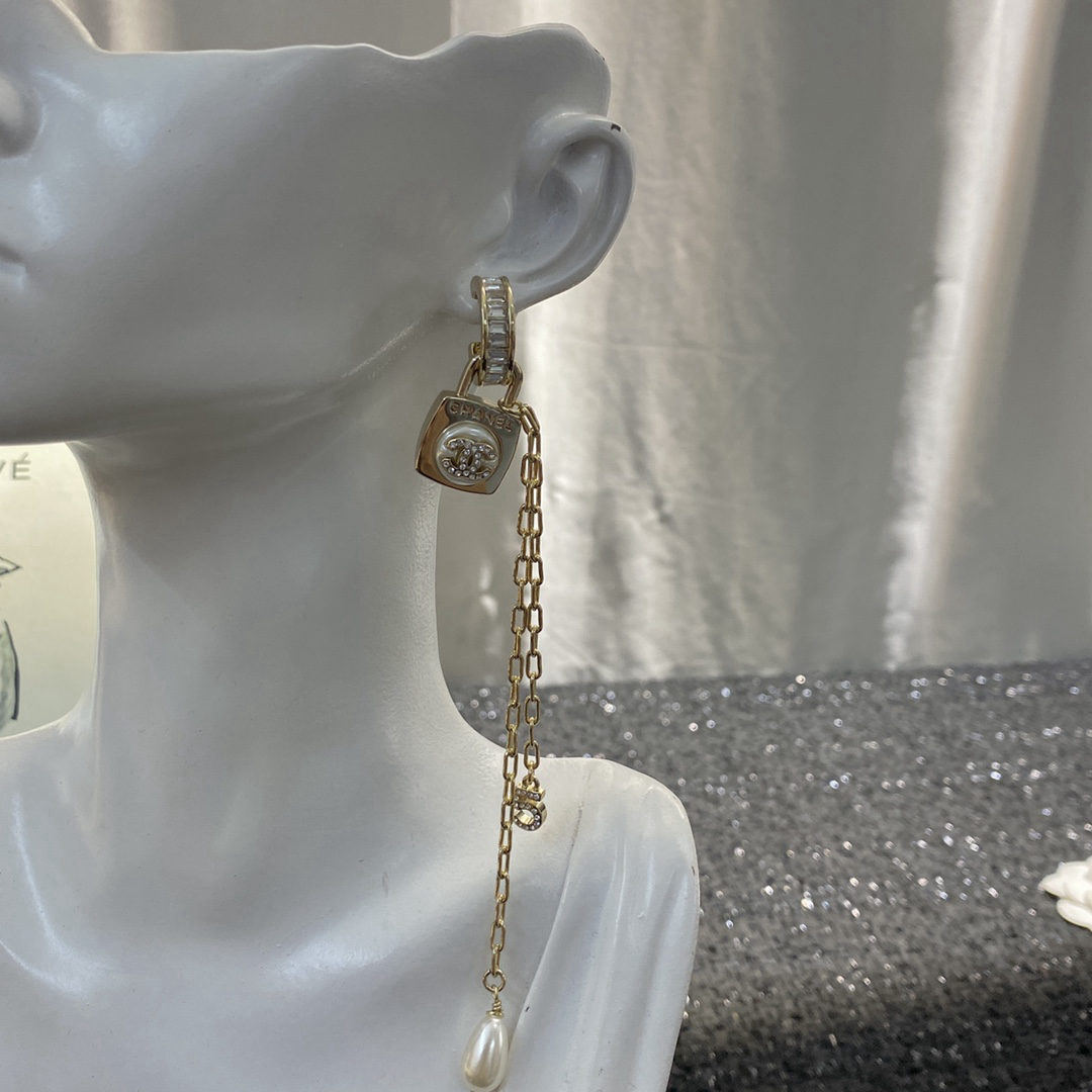Chanel asymmetrical AB pearl double C square stud earrings