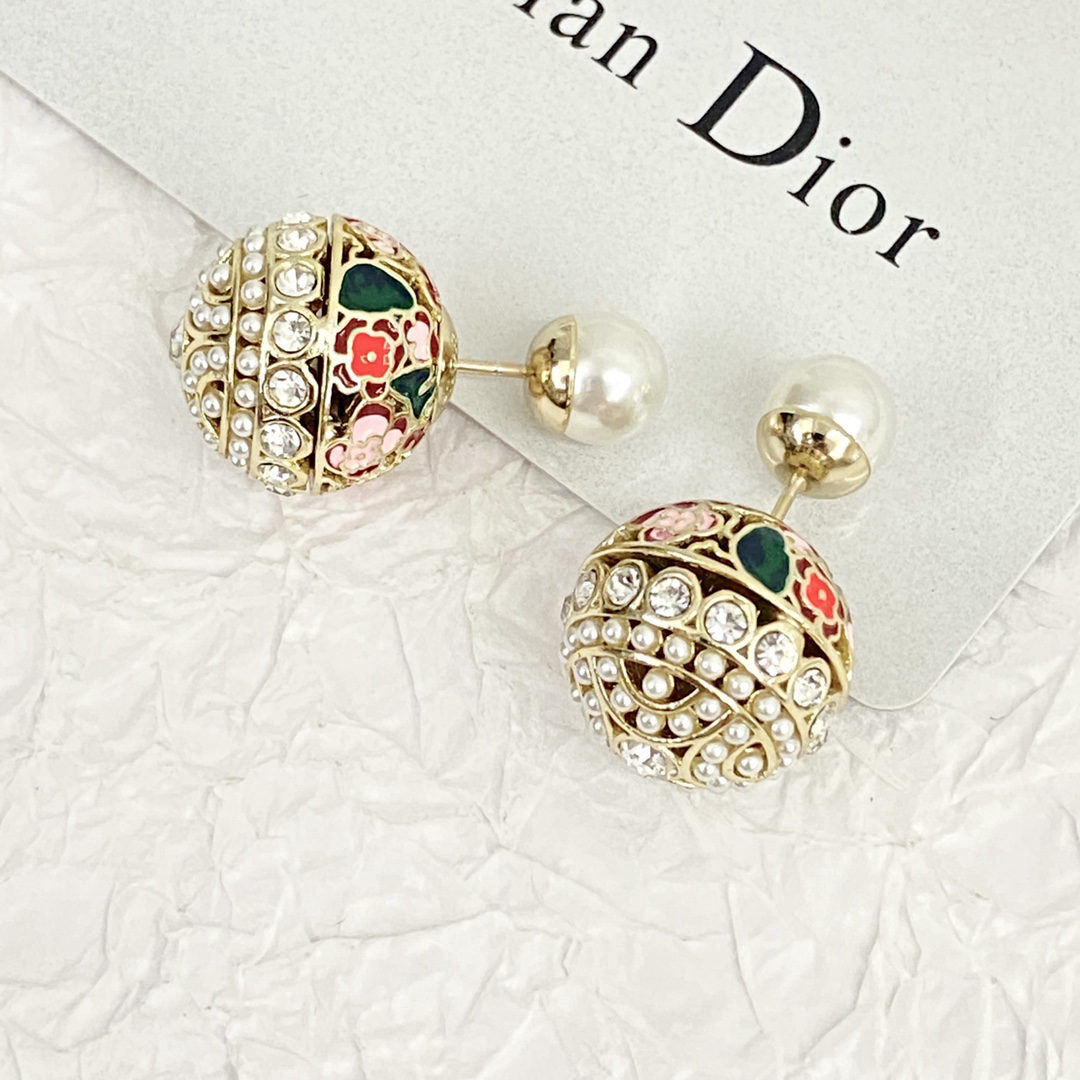 Dior openwork pearl flower earrings