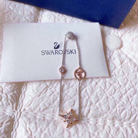 SWAROVSKI Romantic Rose Gold Eight-Pointed Star Magnetic Clasp Bracelet