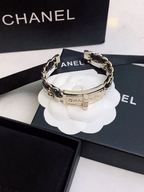 CHANEL Fall/Winter Collection Genuine Leather Bracelet