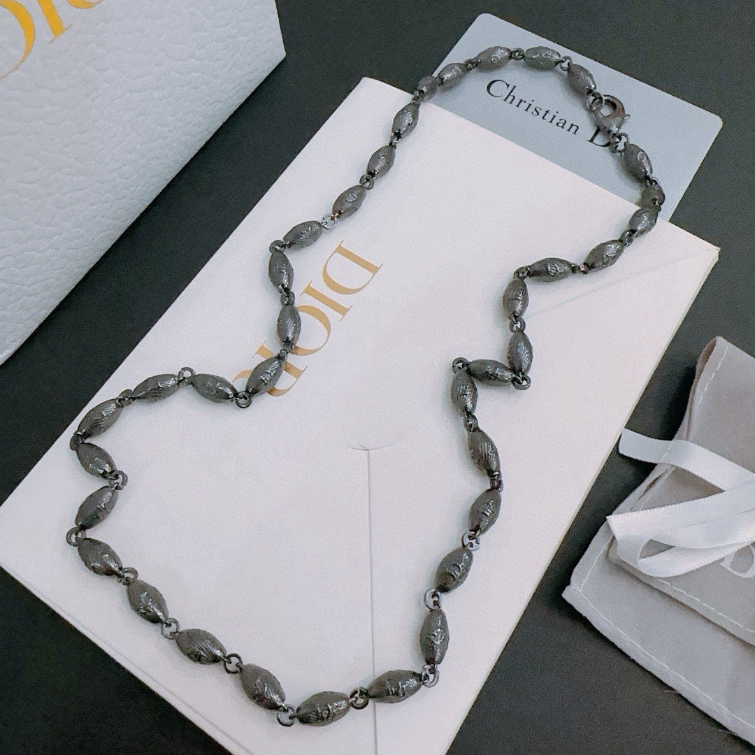 DIOR necklace