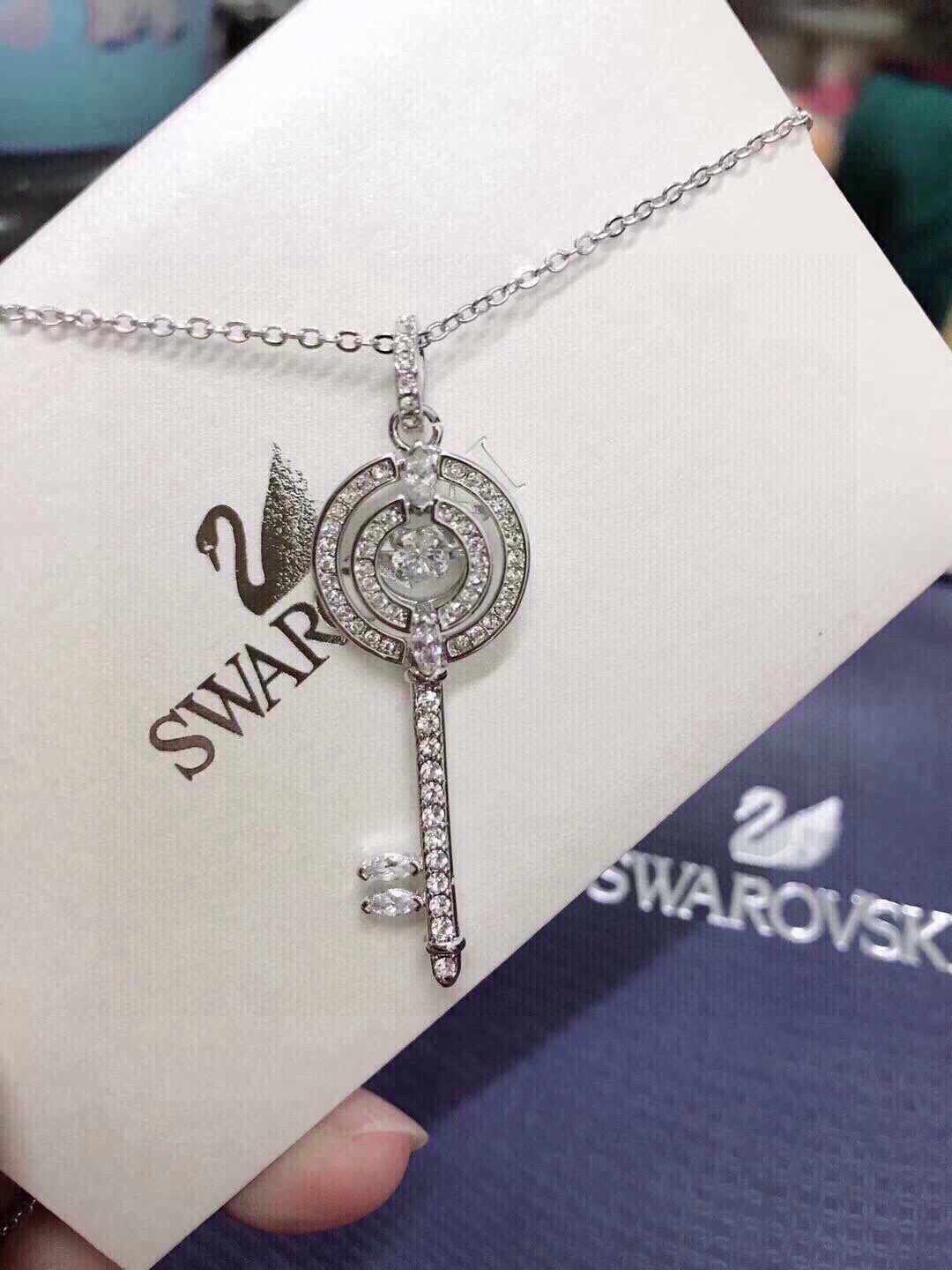 SWAROVSKI necklace