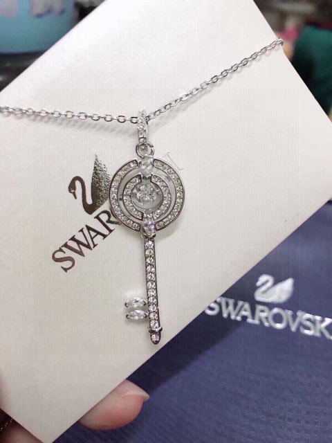 SWAROVSKI necklace