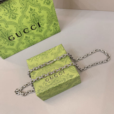 Guuci necklace