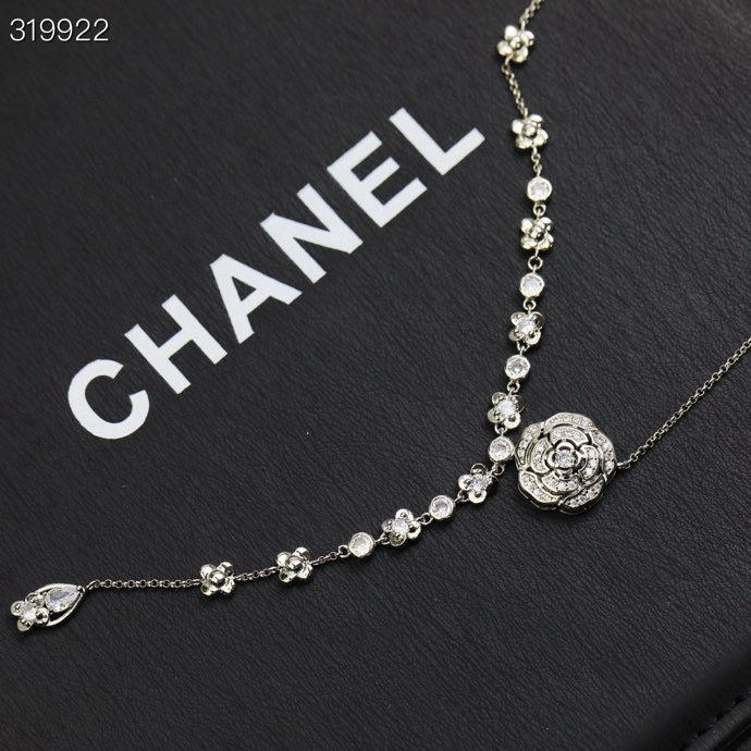 CHANEL necklace